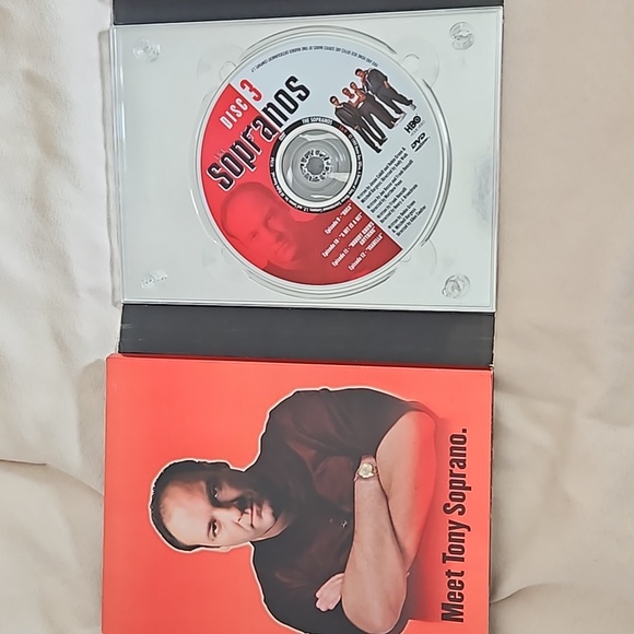 The Sopranos The Complete 1st Season DVD Box Set - Picture 6 of 7